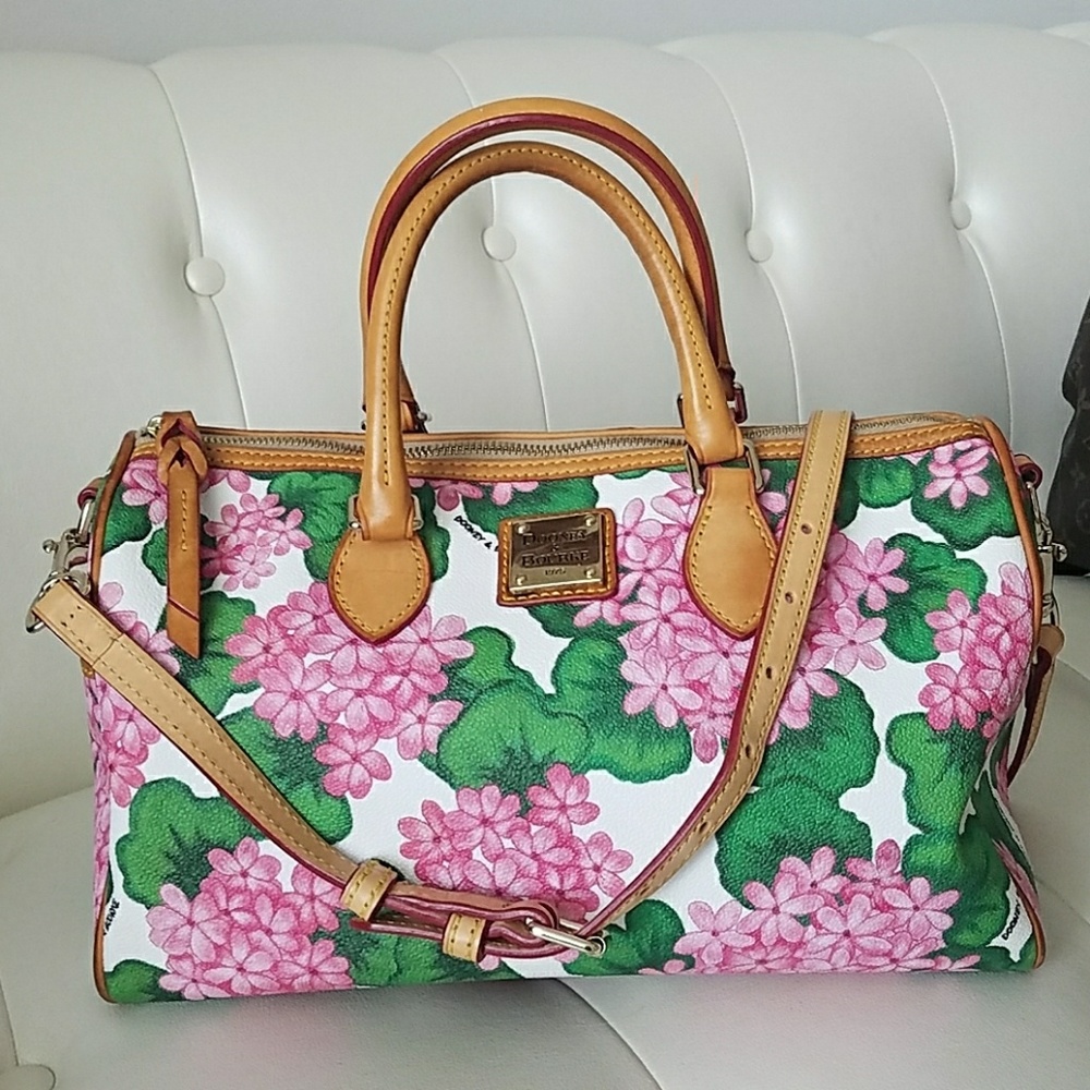SOLD***Dooney & Bourke speedy Bando